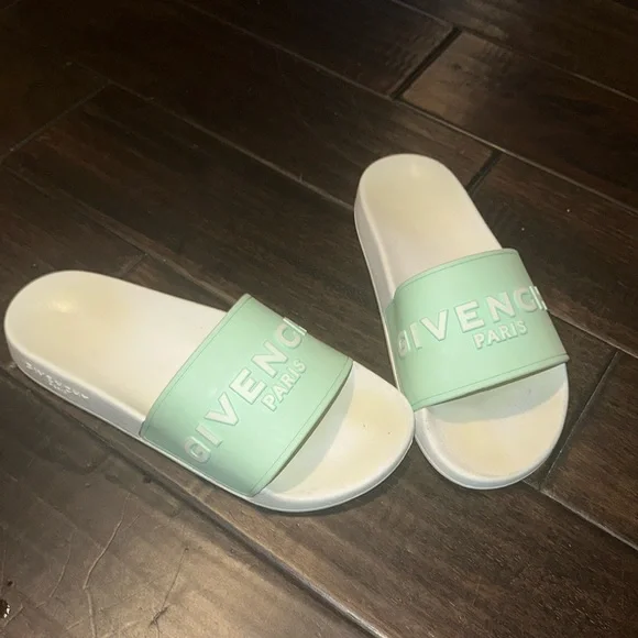Givenchcy white slides authentic New Authentic Givenchy Written Print Logo Men Pool Slide  main image 4
